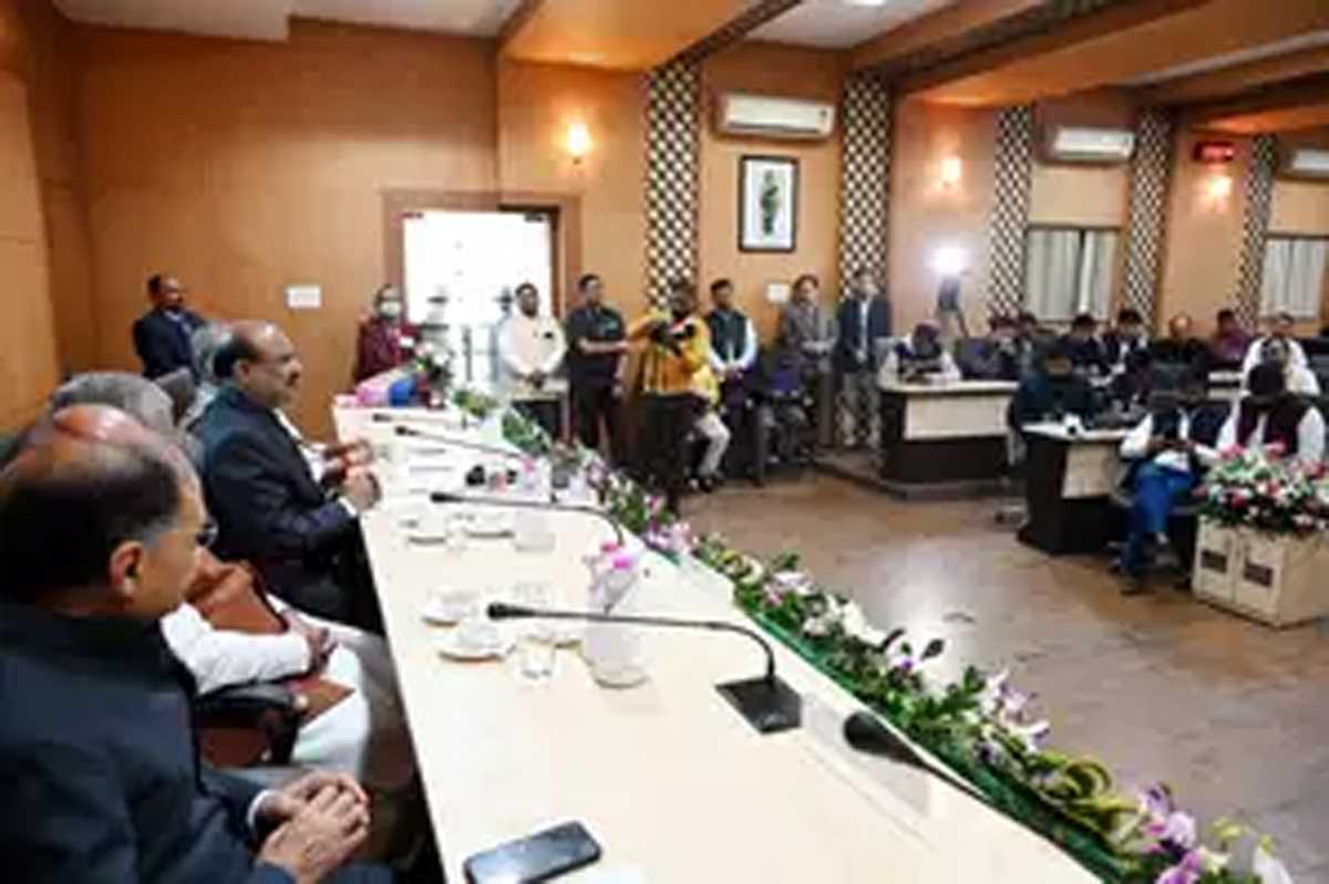 राज्य के तीनों अंगों को संवैधानिक सीमाओं के भीतर रहकर कार्य करना चाहिए : लोकसभा अध्यक्ष राज्य के तीनों अंगों को संवैधानिक सीमाओं के भीतर रहकर कार्य करना चाहिए : लोकसभा अध्यक्ष